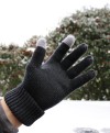 Men Merino Wool Gloves in Wintertime